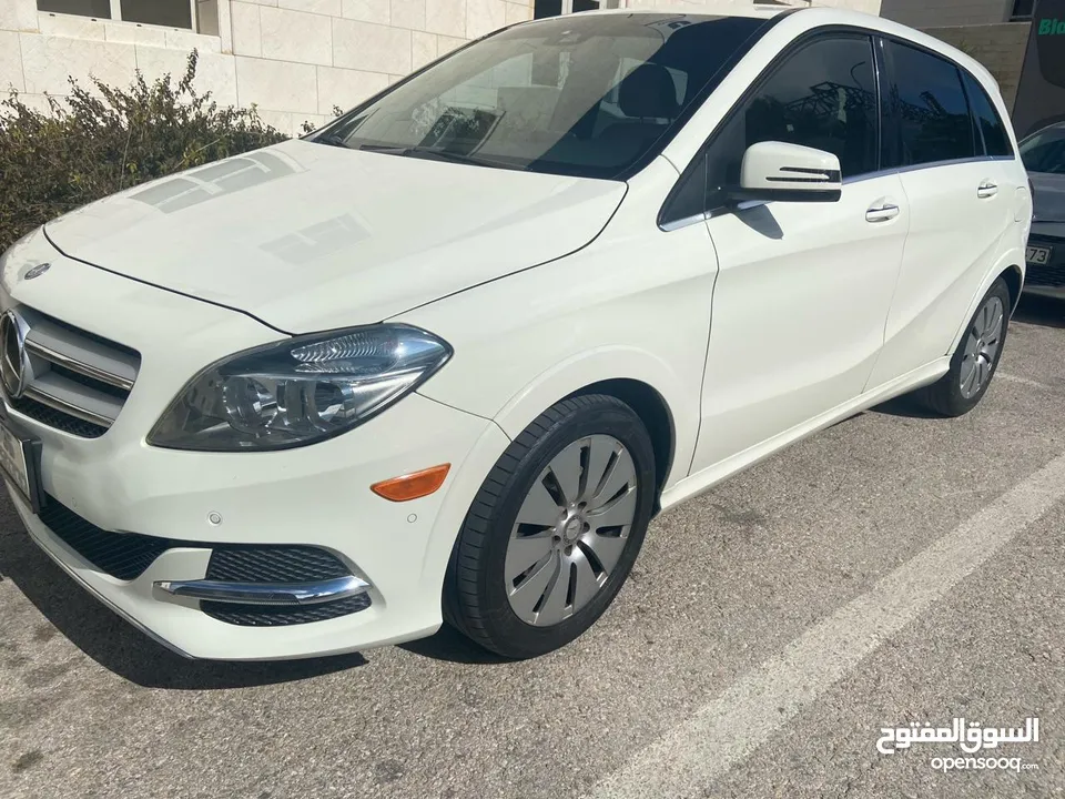 B250e 2015 - Fully Loaded with AutoPark