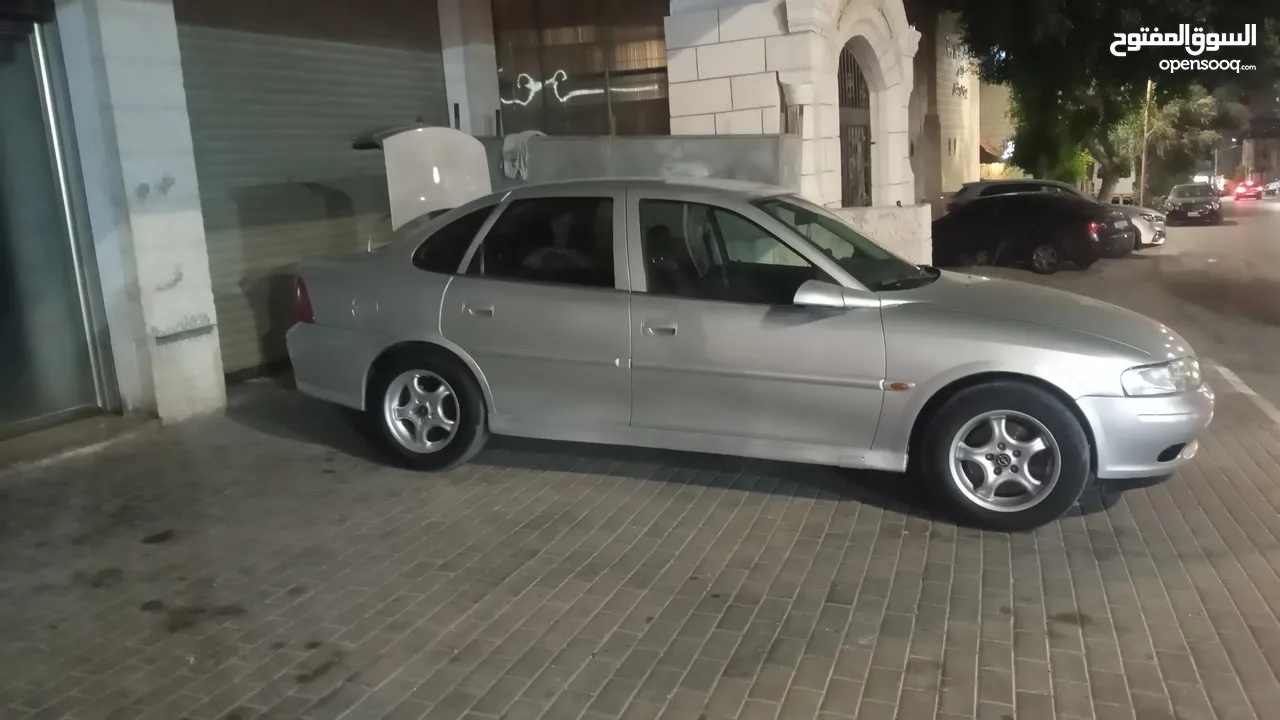 اوبل فيكترا موديل 2000