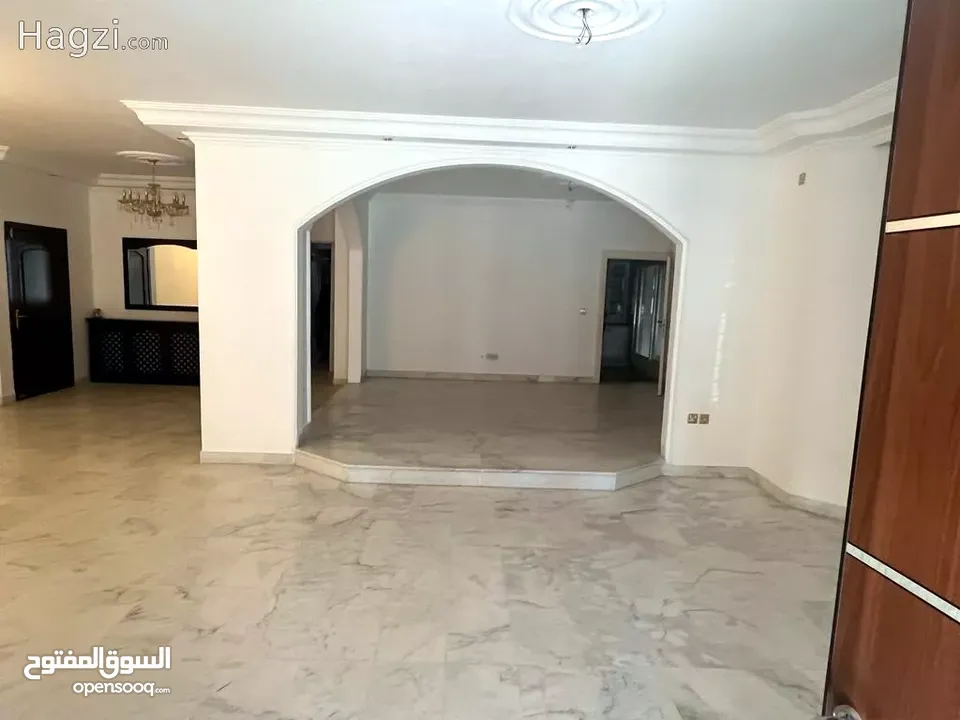 شقه طابق ارضي بمساحه 220 م داخلي و 150 م خارجي للبيع في دير غبار ( Property ID : 31612 )