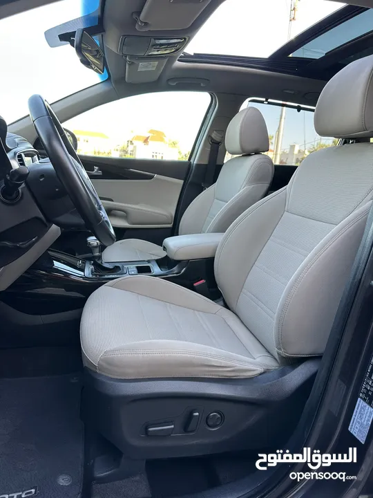 KIA SORENTO (SX) 2019 وارد الوكالة قاطع  مسافة 80 الف كم فل كامل اعلى صنف فحص كامل