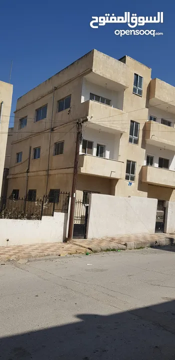 عمارة من اربع طوابق