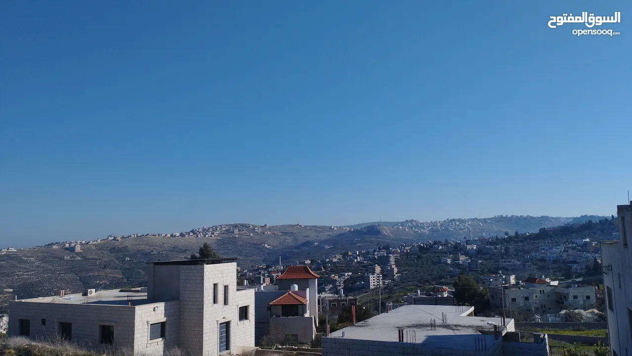 يتوفر لدينا نمرة ارض في الجهة الغربية لقرية تل