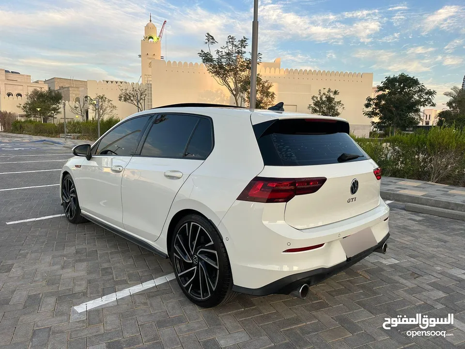 للبيع فولكس فاجن جولف GTi الشكل اليديد موديل 2021  (خليجي)