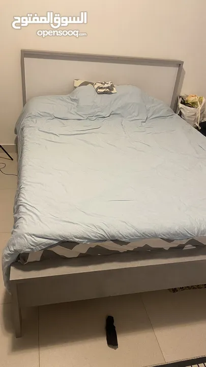 Queen bed + mattress 160cm