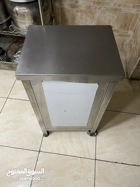 معدات مطعم ب الكامل للبيع