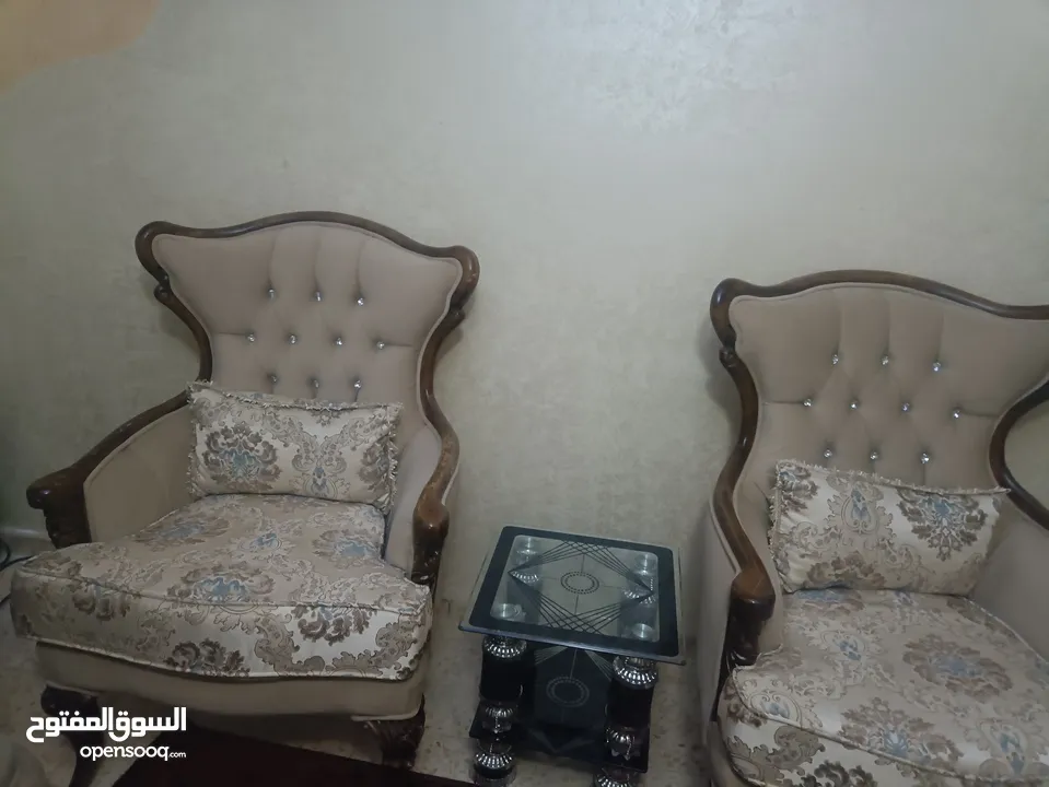 أثاث غرفة جلوس 7مقاعد200دينار شبه جديد الله يبارك لصاحب انصيب