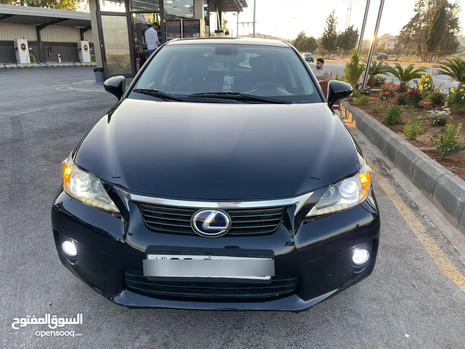 لكزس CT200 موديل 2012 فحص 3 جيد  وارد أوروبي   ممشى قليل 108 الف km