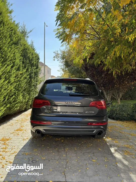 Audi Q7 in excellent condition no accidents