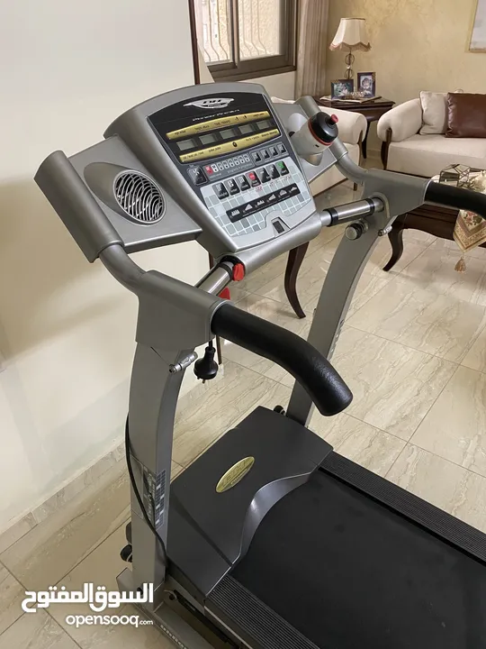 جهاز مشي بحالة ممتازة