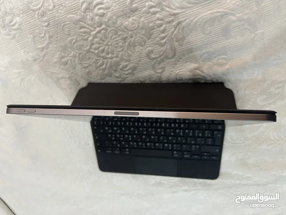 IPAD PRO 6 256 M2 13 inch بحالة الجديد