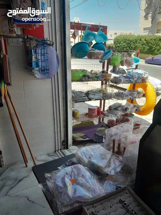 اكسسوارات و نثريات و مكياج و اغراض كثيره