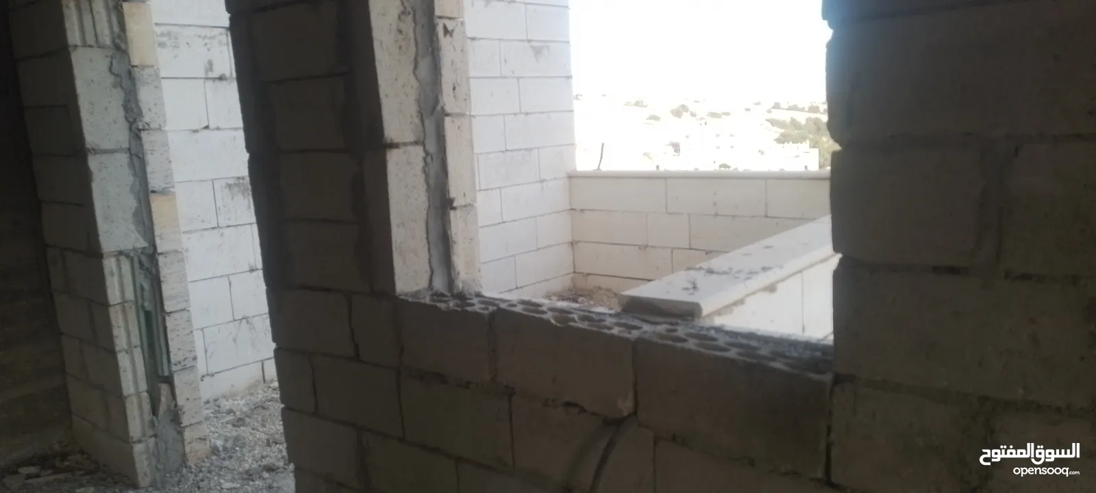 عماره سكنيه في صالحية العابد مكونه من أربع طوابق  وكراج وبئر ماء 60 متر وكوشان مستقل جميع الخدمات
