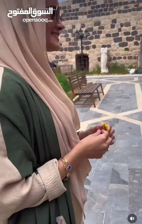 عبايه مع شال (جديده )  ملونه غير مستخدمه