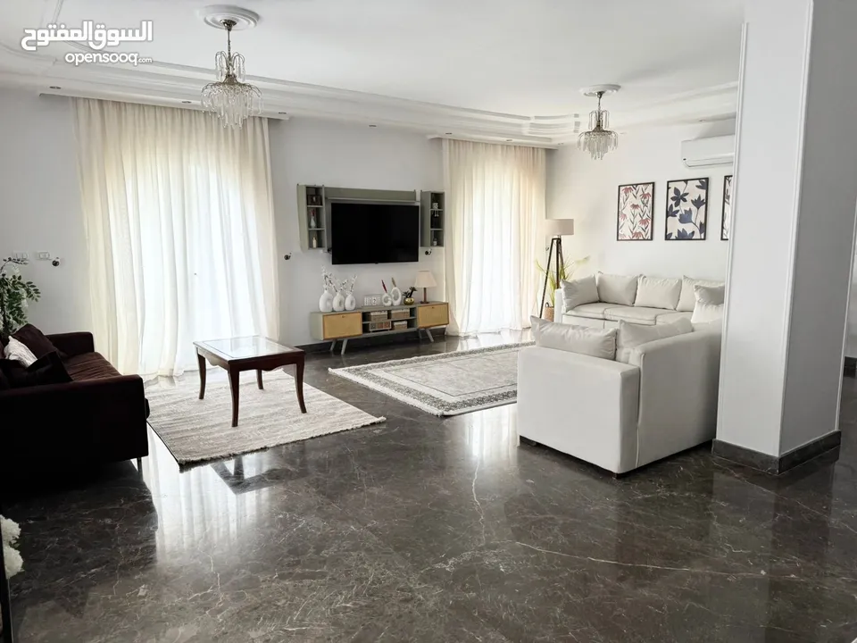 Luxury Apartment for rent In Hydepark Compound شقة للايجار في كوبوند هايد بارك التجمع الخامس اول سكن