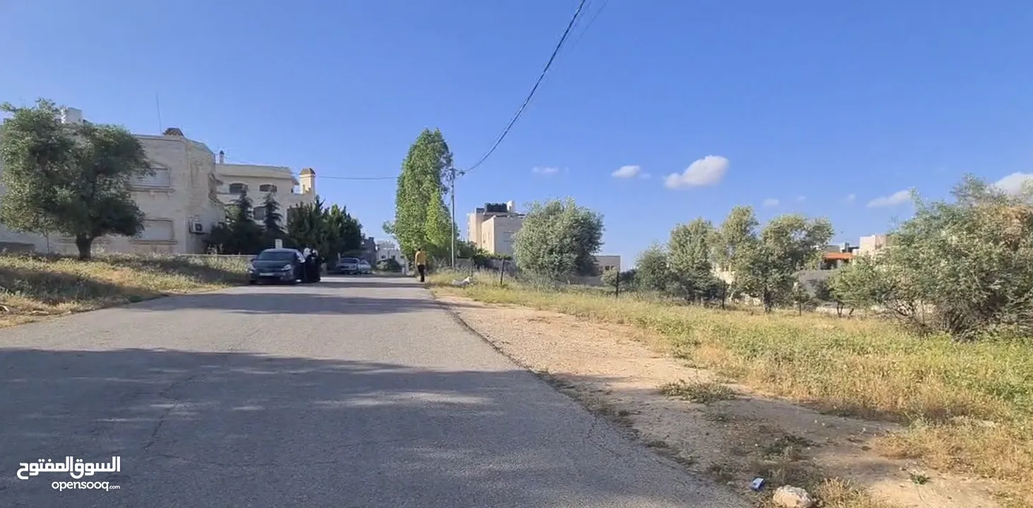 أرض للبيع من المالك مباشرة، في الجبيهة 857 مترا، سكن ب خاص، منطقة هادئة مناسبة لفيلا