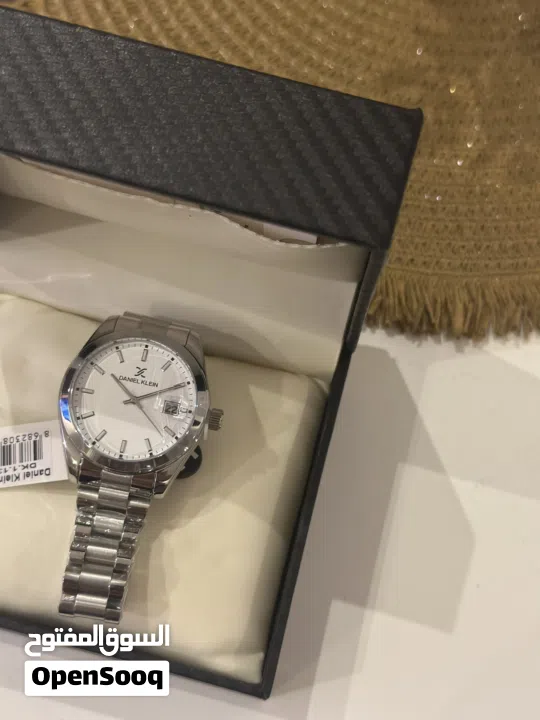 ساعة رجالية جديدة غير مستخدمة بالمرة Daniel klein premium : Silver and white  -  unique