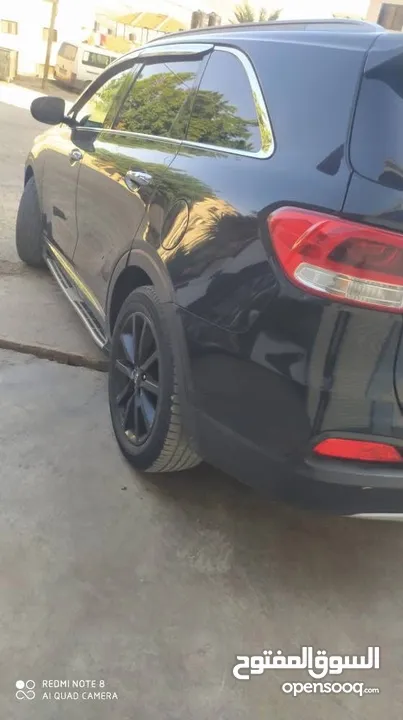 كيا سورنتو للبيع فقط كاش  الشيكات مرفوضه مع الاحترام