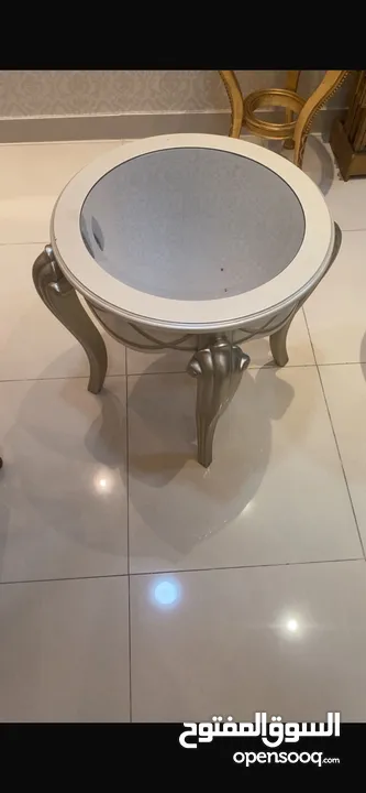 للبيع مجموعة طاولات