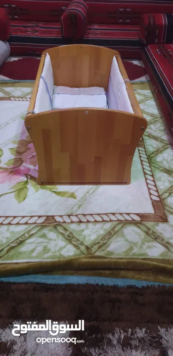 تخت بيبي خشب زان اصلي وارد تركيا استعمال بسيط جداً. بحاله الوكاله