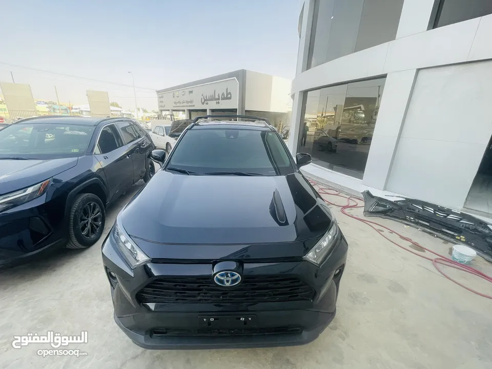 2021 TOYOTA RAV4, LE  بطاريه ليثيوووم السياره توب نضافه بصلاه على النبي