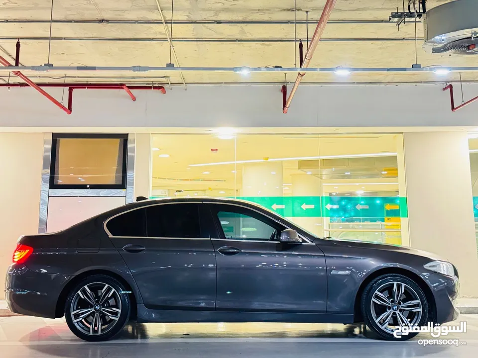 ‏‎سيارة BMW520i F10 لون نحاسي ميتالك فل الفل 2013 وارد الشركه تب نظافه