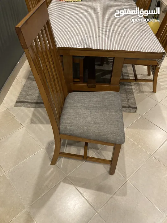 طاولة للبيع مستعمل جديد 6كراسي