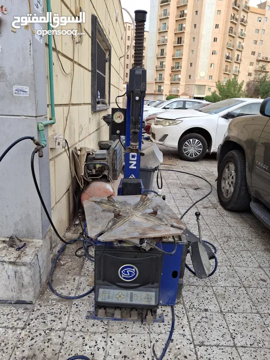 Tyre fixing machine for sale 400 kd only maidan Hawally