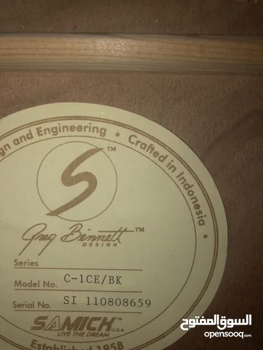 جيتار كهربائي كلاسيكي ساميك C-1CE/BK +  علبة، حزام، سلك وأوتار إضافي Samick C-1CE/BK