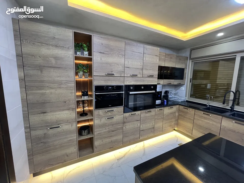 فيلا شبه قصر للبيع 3 طوابق