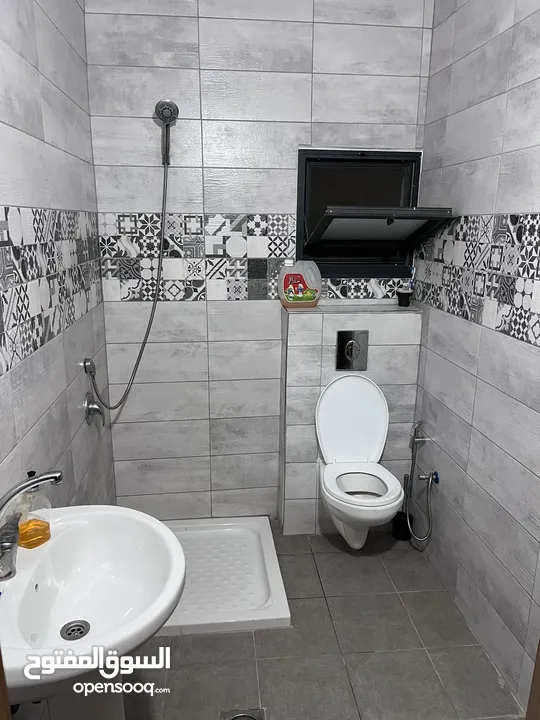 منزل مستقل مسور للبيع مع حديقة