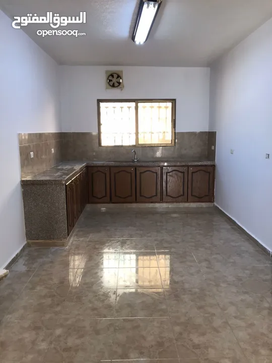 شقه فاخره للإيجار بجانب جامع بدر