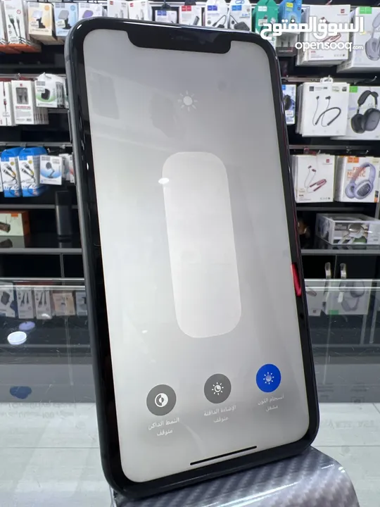 iPhone 11 (128) GB ايفون 11 مستعمل بحالة ممتازة مغيرله شاشة اصلية بالشركة  فقط لا غير كفالة محل