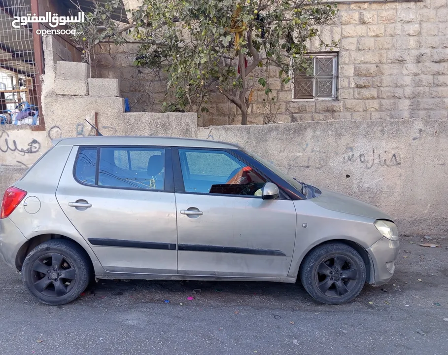 سكودا فابيا موديل 2012 للبيع