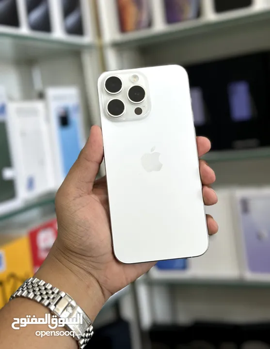 عرض خااص : iPhone 15 pro max 256gb هاتف بحالة الوكالة مع ضمان وكيل 6 أشهر و مع الملحقات و بأقل سعر