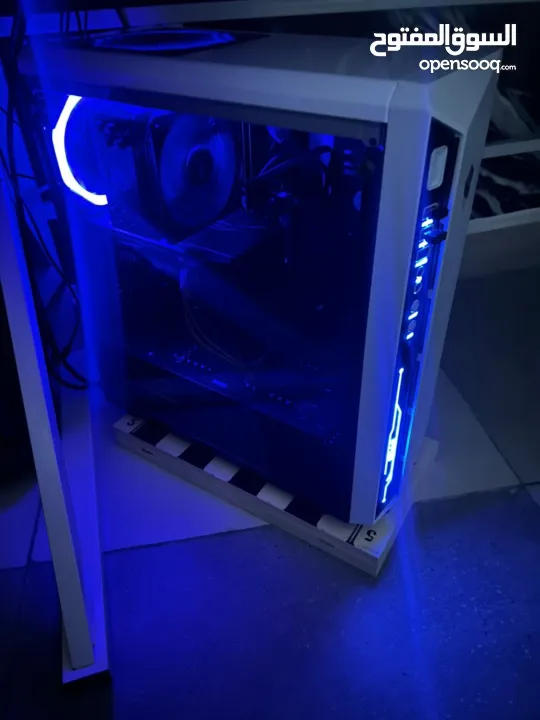 كمبيوتر بيشغل كل الألعاب الحديثة استعمال بسيط