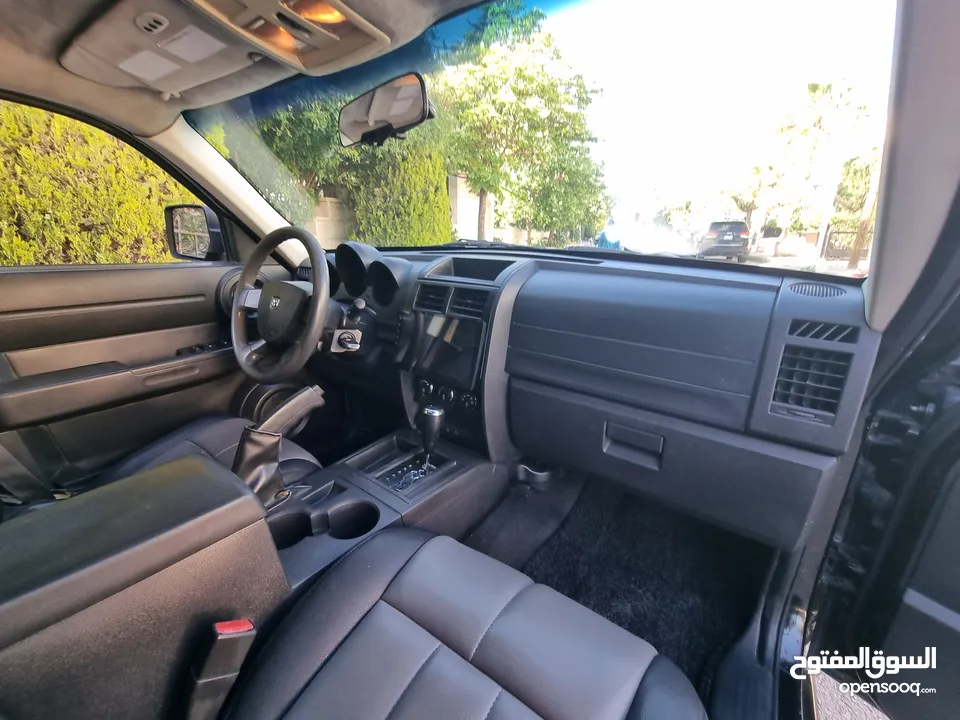 2007 Dodge Nitro SLT فحص كامل أعلى صنف بحالة الوكالة