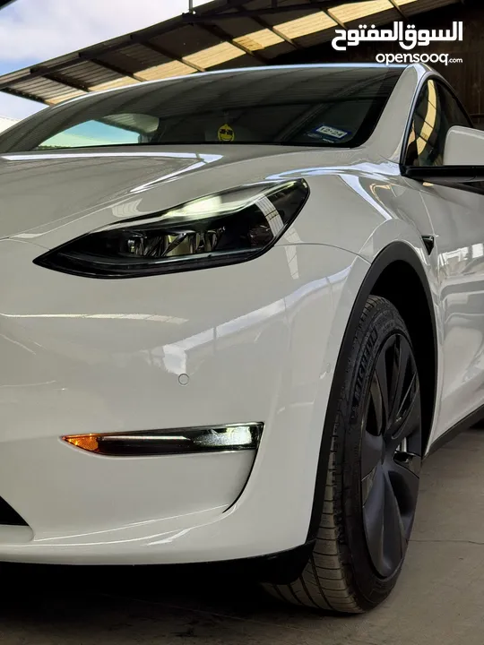 Tesla Model Y 2022 ( LONG RANGE DUAL MOTOR )  فحص الشريف  7 جيد  ، B+ اوتوسكور ايرباج مغلق غير مفتوح