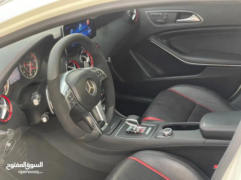 Mercedes-Benz A 45 AMG 4V gcc 2014