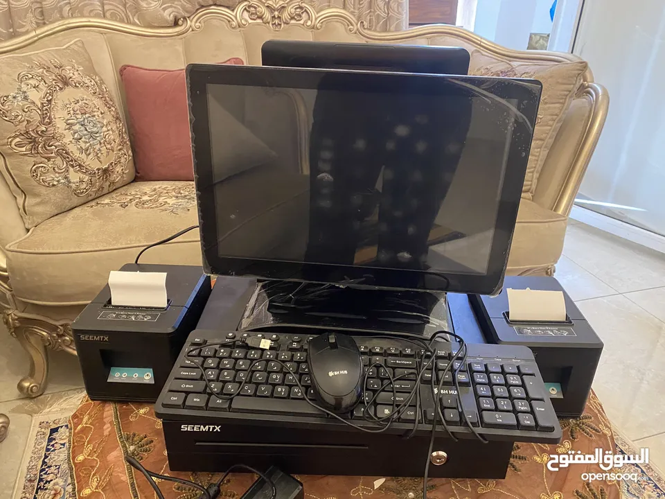 نقطة بيع شاشتين مع كاش وطابعتين