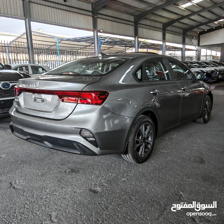 KIA CERATO 2024 (كفالة الوكيل الرسمي 5 سنوات) و(عقد صيانة 30,000 كم زيوت وفلاتر)