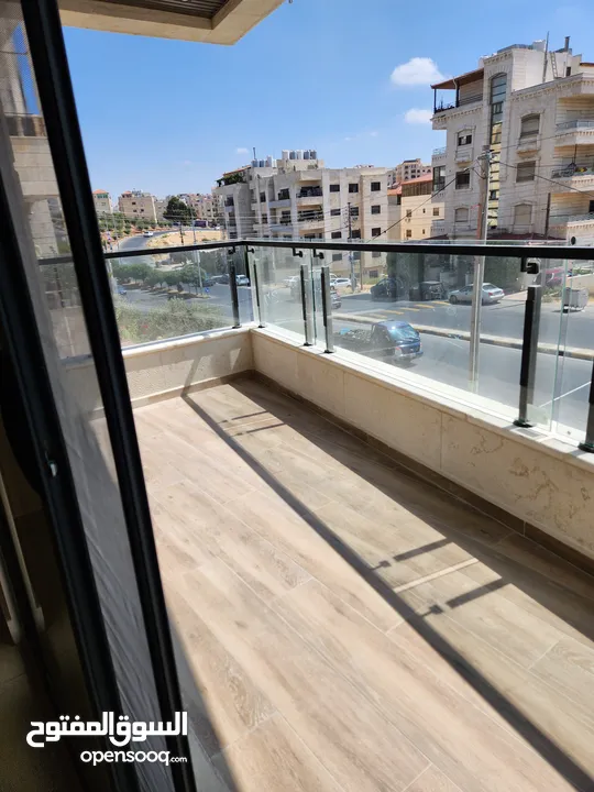 شقة جديدة لم تسكن مع مطبخ راكب تشطيب سوبر ديلوكس