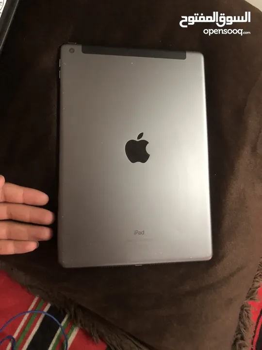 ipad 8 (32GB)