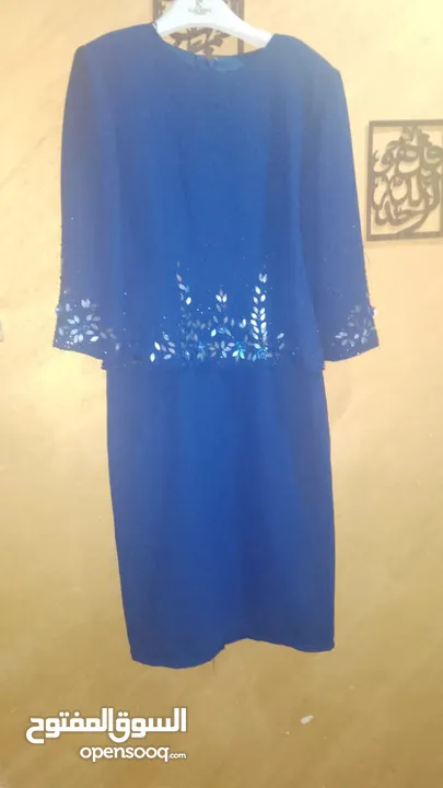 فساتين للبيع كل فستان 20 ليره السعر
