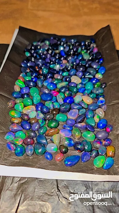 حجر أوبال black opal gemstones