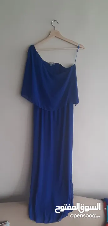 فستان طويل أزرق نيلي غامق one shoulder مقاس M مستعمل في حالة جيدة جداً