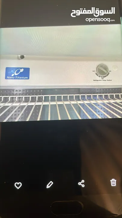 ثلاجه هيتاشي للبيع بحاله جيده جدا قابل للتفاوض بشي بسيط