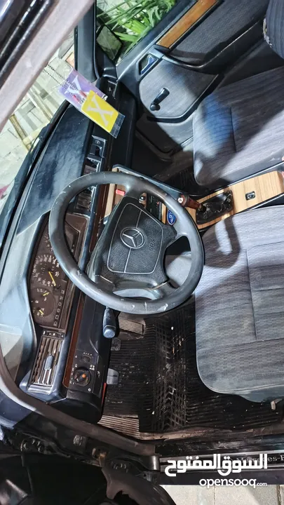 مرسيدس المميزة للبيع أو البدل  لـ E 200 موديل 1993 الطراز الرسمي Mercedes-Benz E E200 (W124)