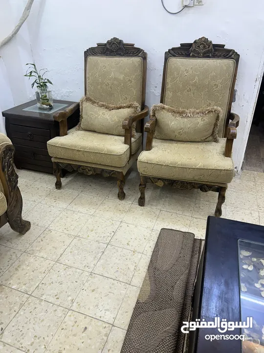 طقم كنب كلاسيك لون بيج
