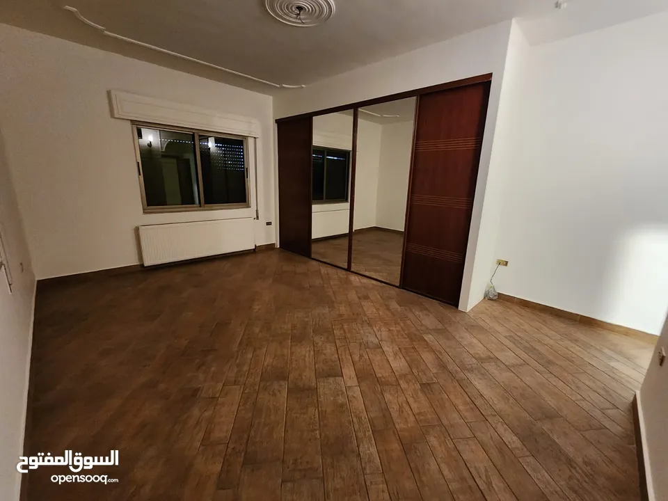 شقة فارغة للبيع في عبدون - ref : 14554