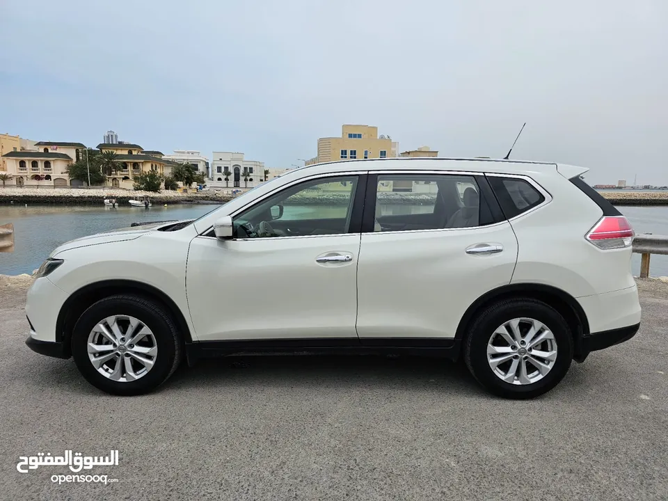 # NISSAN X TRAIL ( YEAR-2017) WHITE COLOR SUV JEEP 35 66 74 74
